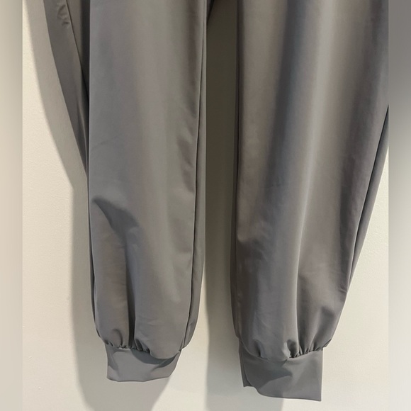 Halara High Waisted Plain Side Pocket Casual Joggers - Picture 10 of 10